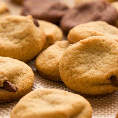 Country MA'AM Soft Chocolate Chip Cookies Rich Vanilla Flavor 12 Pieces - Image 2